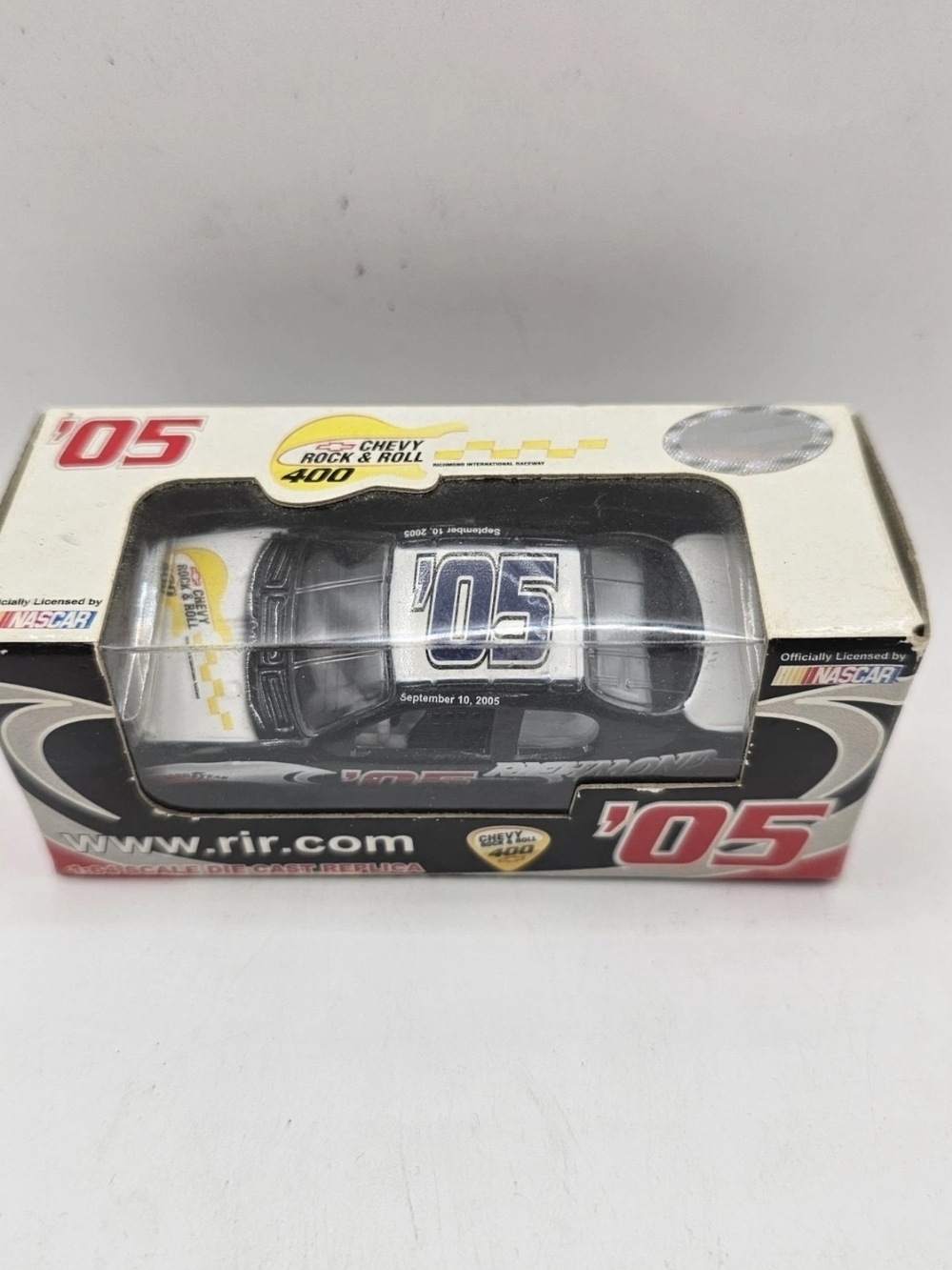 Team Caliber 2005 NASCAR Chevy Rock & Roll 400 Diecast 1:64 New In Box